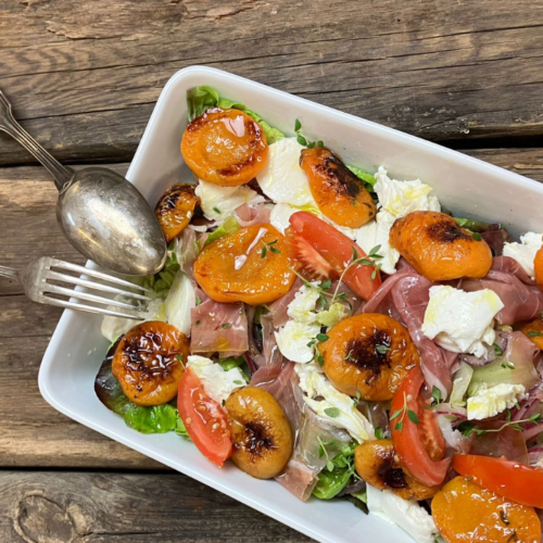 Insalata con Albicocche Grigliate